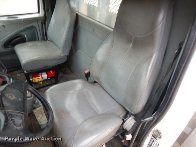 image for item JS9453 2004 International 8600  flatbed truck