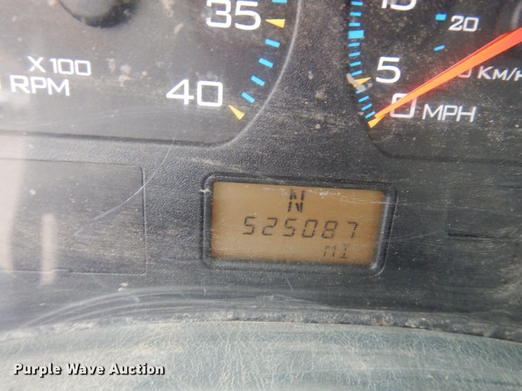 image for item JS9453 2004 International 8600  flatbed truck