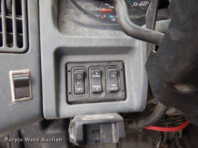 image for item JS9453 2004 International 8600  flatbed truck