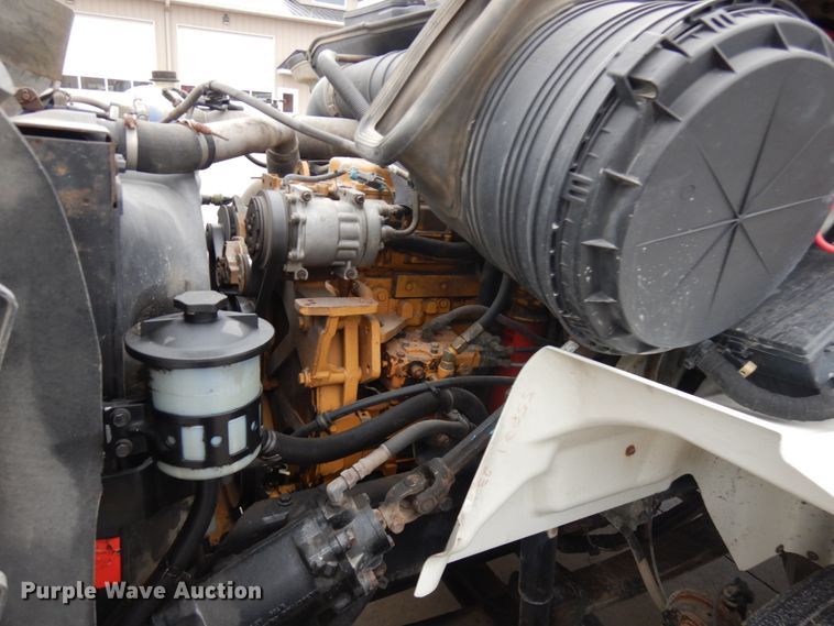 image for item JS9453 2004 International 8600  flatbed truck