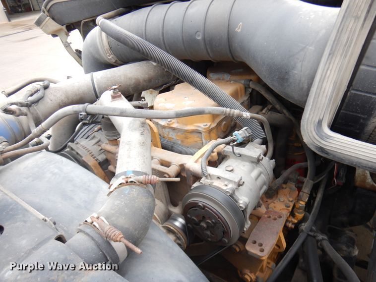 image for item JS9453 2004 International 8600  flatbed truck