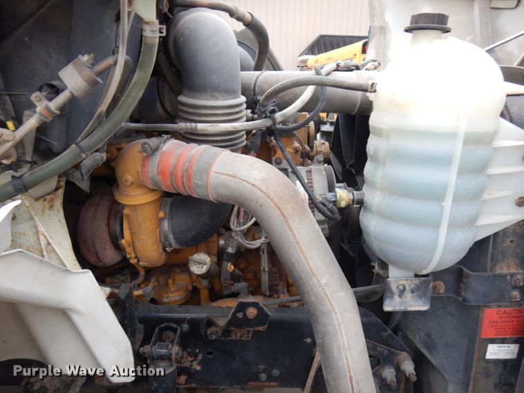 image for item JS9453 2004 International 8600  flatbed truck