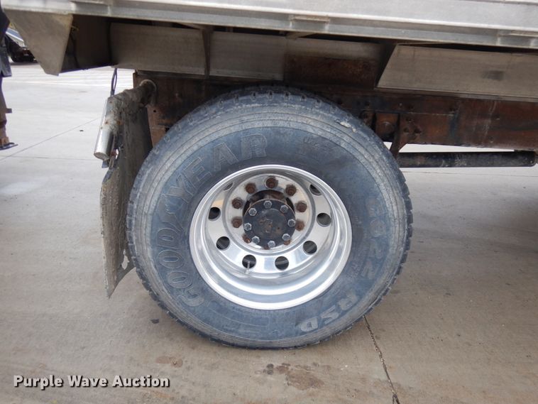 image for item JS9453 2004 International 8600  flatbed truck