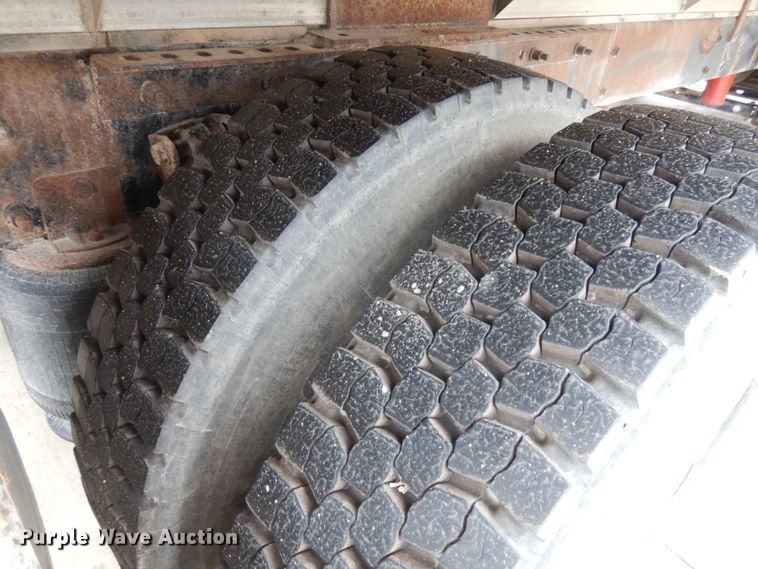 image for item JS9453 2004 International 8600  flatbed truck