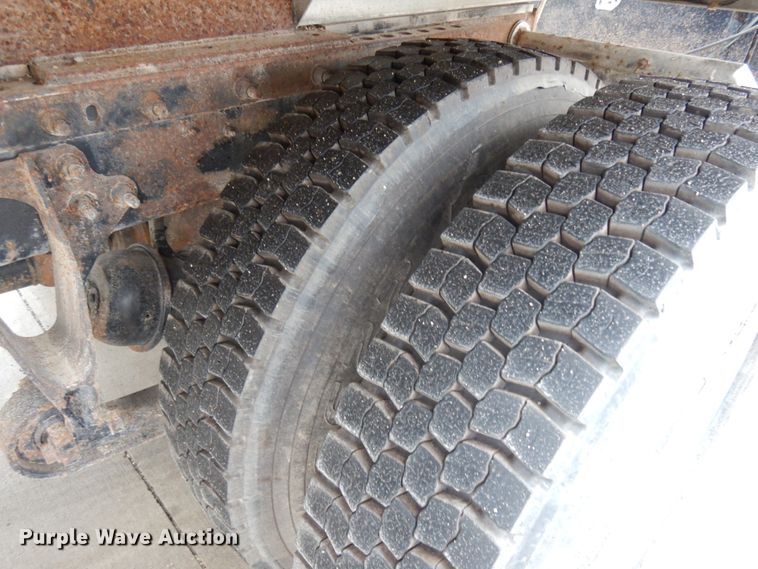 image for item JS9453 2004 International 8600  flatbed truck