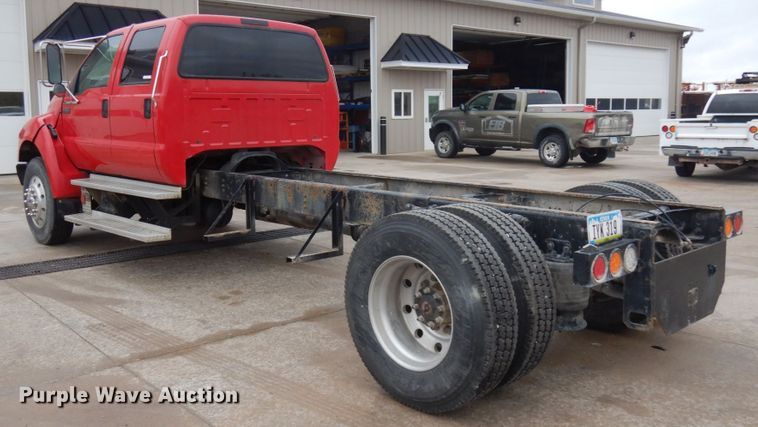 image for item JS9455 2002 Ford F650 Super Duty  truck cab and chassis