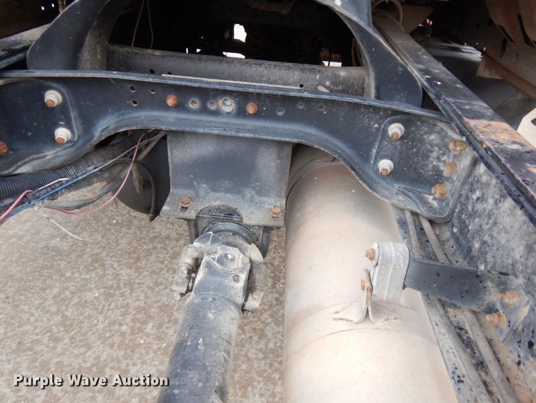 image for item JS9455 2002 Ford F650 Super Duty  truck cab and chassis