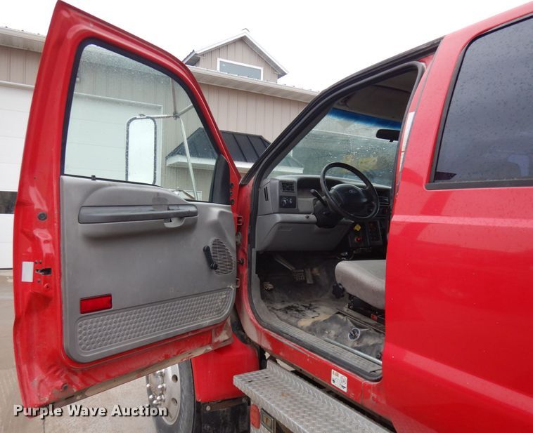 image for item JS9455 2002 Ford F650 Super Duty  truck cab and chassis