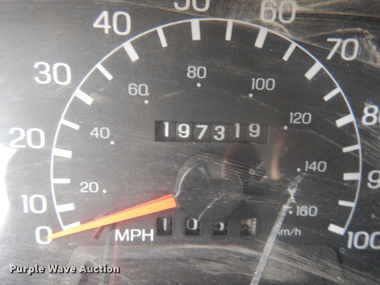 image for item JS9455 2002 Ford F650 Super Duty  truck cab and chassis