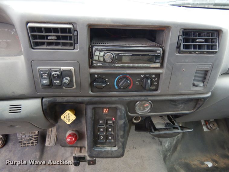 image for item JS9455 2002 Ford F650 Super Duty  truck cab and chassis