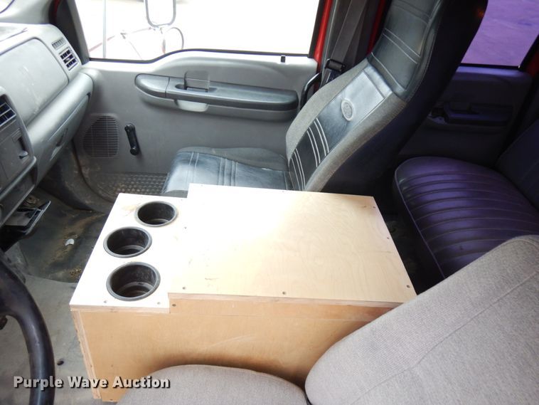 image for item JS9455 2002 Ford F650 Super Duty  truck cab and chassis