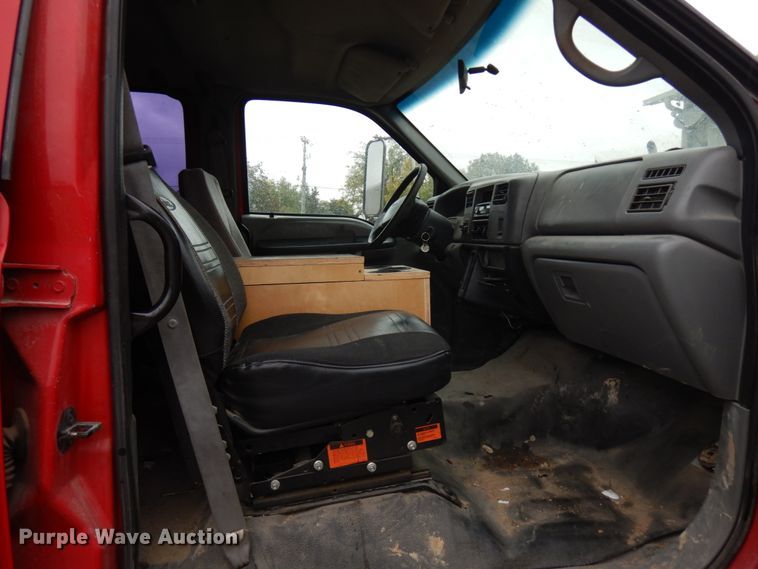 image for item JS9455 2002 Ford F650 Super Duty  truck cab and chassis