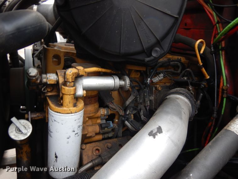 image for item JS9455 2002 Ford F650 Super Duty  truck cab and chassis