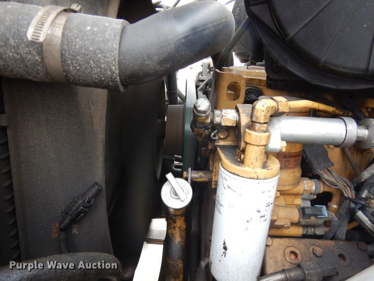 image for item JS9455 2002 Ford F650 Super Duty  truck cab and chassis