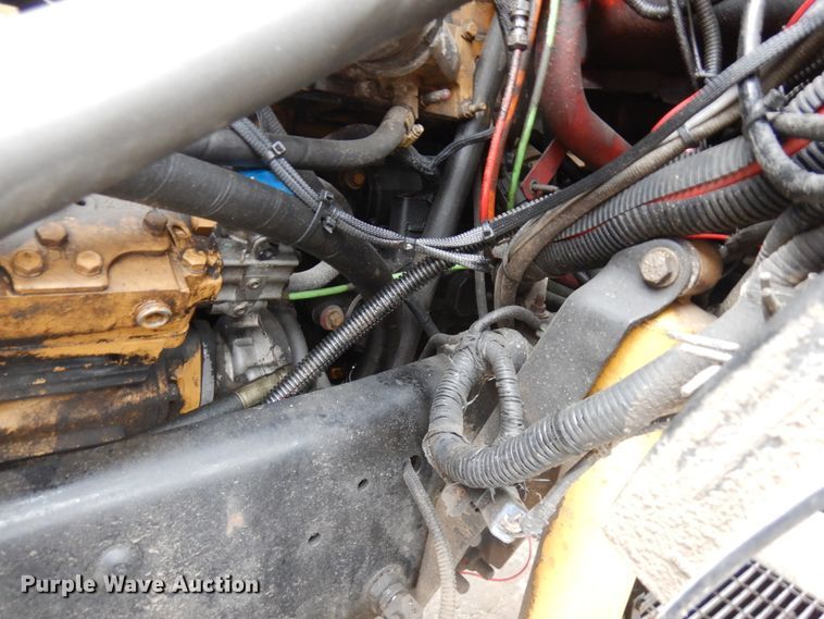 image for item JS9455 2002 Ford F650 Super Duty  truck cab and chassis