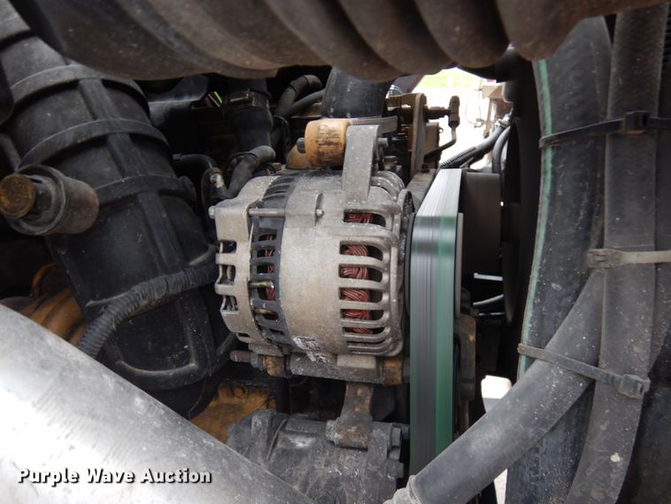 image for item JS9455 2002 Ford F650 Super Duty  truck cab and chassis