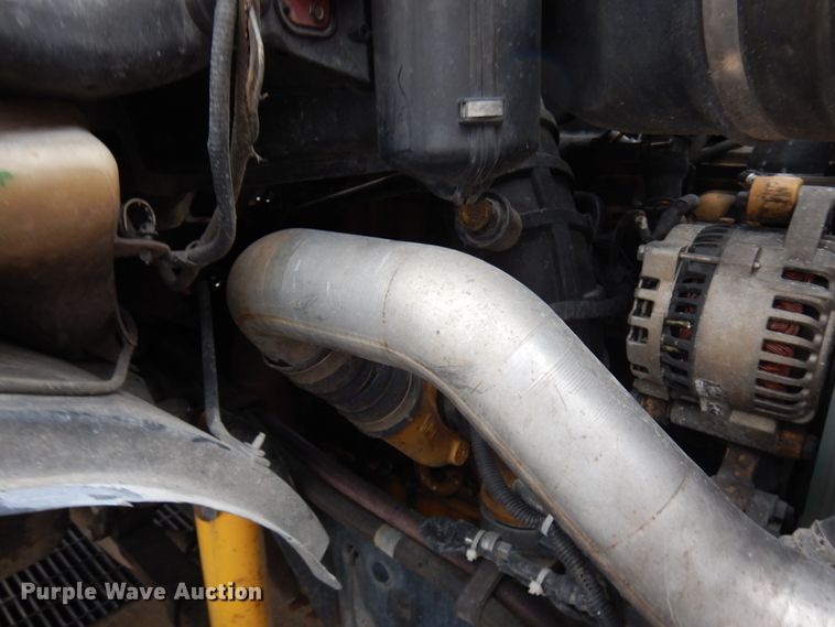 image for item JS9455 2002 Ford F650 Super Duty  truck cab and chassis