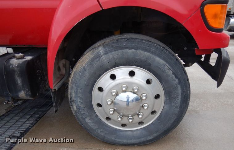 image for item JS9455 2002 Ford F650 Super Duty  truck cab and chassis