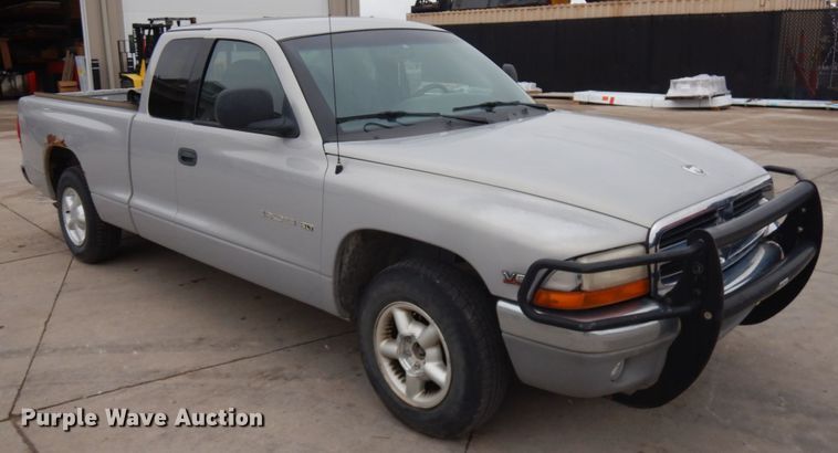 image for item JS9457 1999 Dodge Dakota  Crew Cab pickup truck