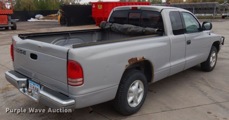 image for item JS9457 1999 Dodge Dakota  Crew Cab pickup truck