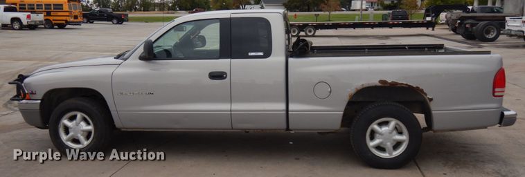 image for item JS9457 1999 Dodge Dakota  Crew Cab pickup truck