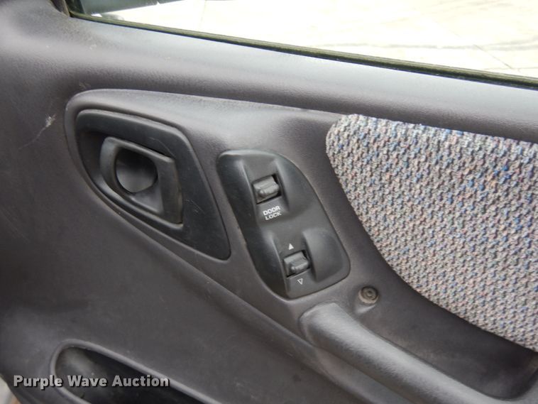 image for item JS9457 1999 Dodge Dakota  Crew Cab pickup truck