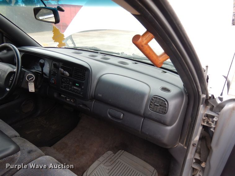 image for item JS9457 1999 Dodge Dakota  Crew Cab pickup truck