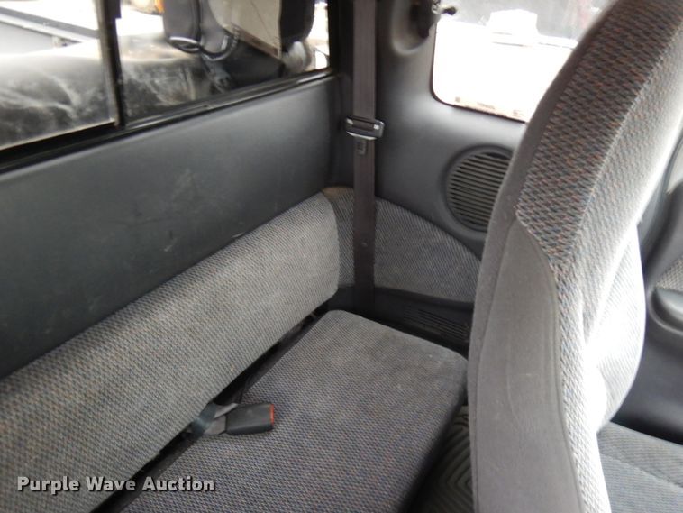 image for item JS9457 1999 Dodge Dakota  Crew Cab pickup truck