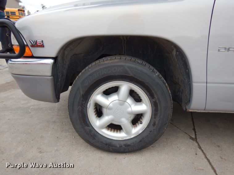 image for item JS9457 1999 Dodge Dakota  Crew Cab pickup truck