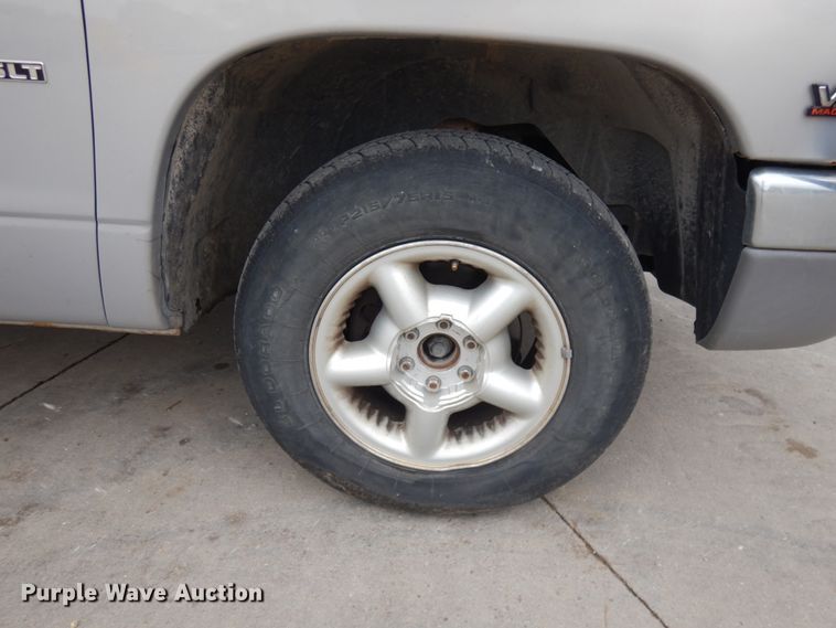 image for item JS9457 1999 Dodge Dakota  Crew Cab pickup truck