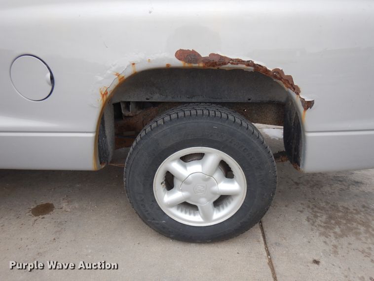 image for item JS9457 1999 Dodge Dakota  Crew Cab pickup truck