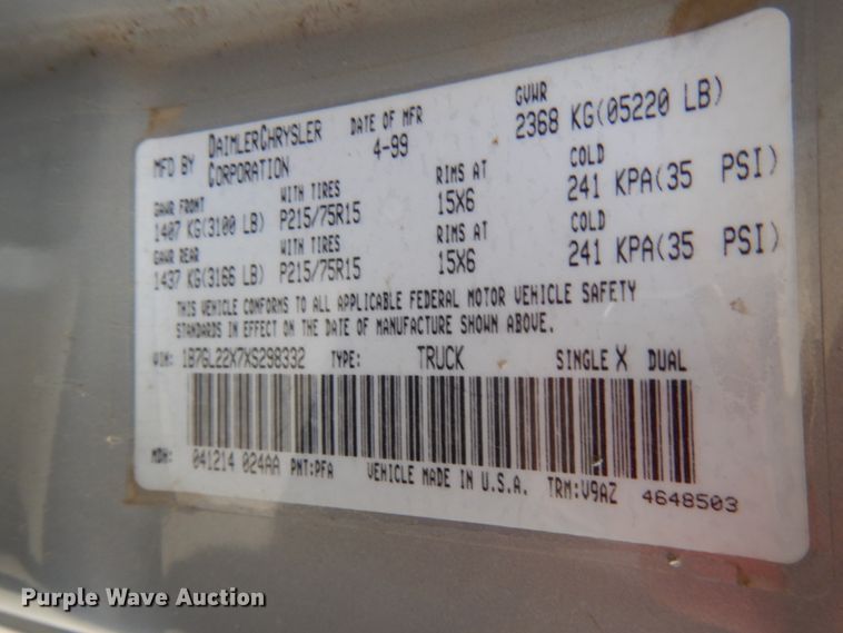 image for item JS9457 1999 Dodge Dakota  Crew Cab pickup truck