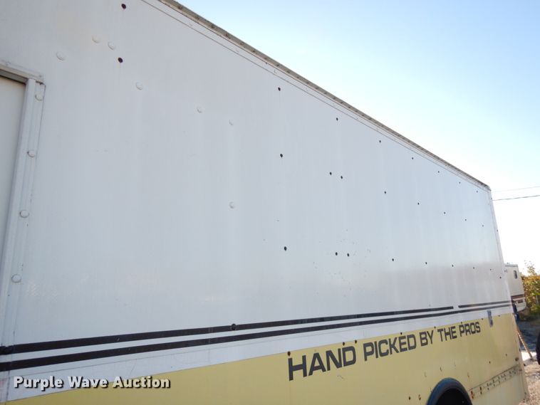 image for item JS9460 1987 International 1652  delivery truck