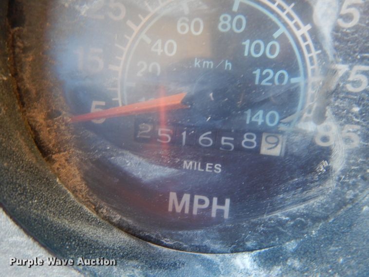 image for item JS9460 1987 International 1652  delivery truck