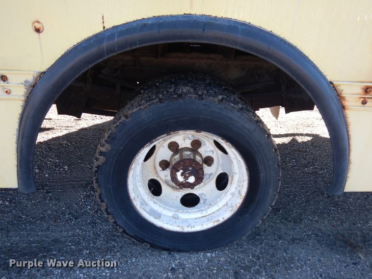 image for item JS9460 1987 International 1652  delivery truck