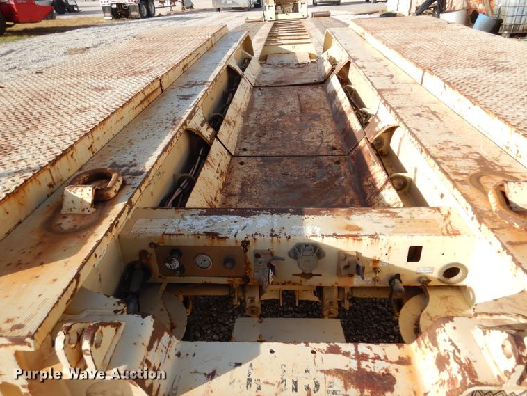 image for item JT9496 2012 Trail King TK110HDG533  lowboy equipment trailer