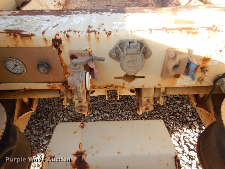 image for item JT9496 2012 Trail King TK110HDG533  lowboy equipment trailer