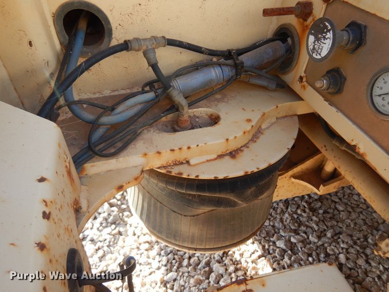 image for item JT9496 2012 Trail King TK110HDG533  lowboy equipment trailer