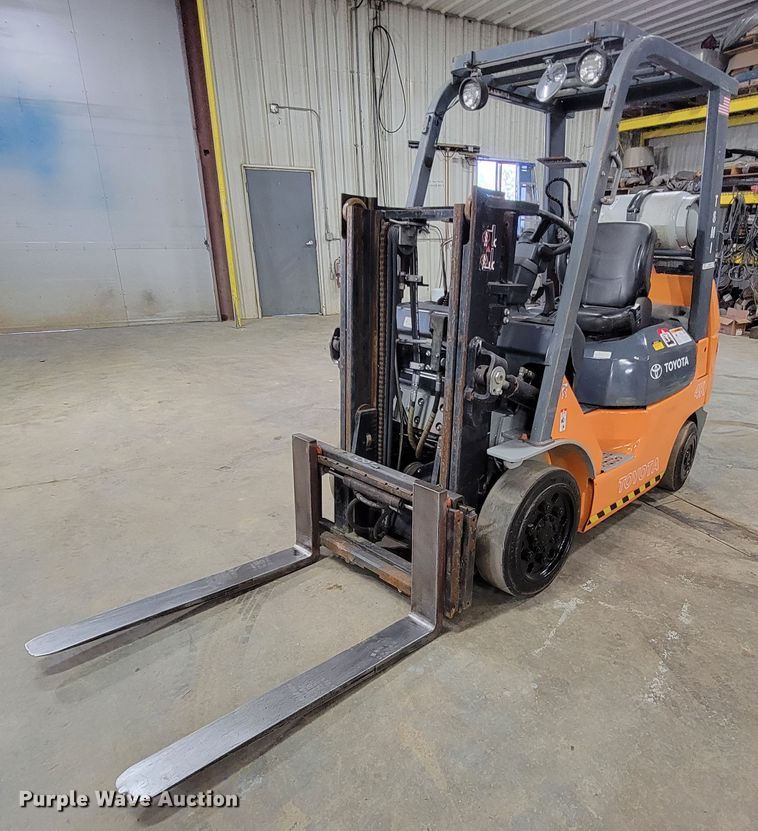 image for item KQ9103 Toyota 7FGGU20  forklift