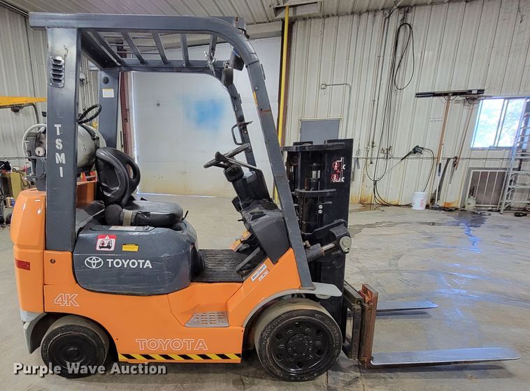 image for item KQ9103 Toyota 7FGGU20  forklift