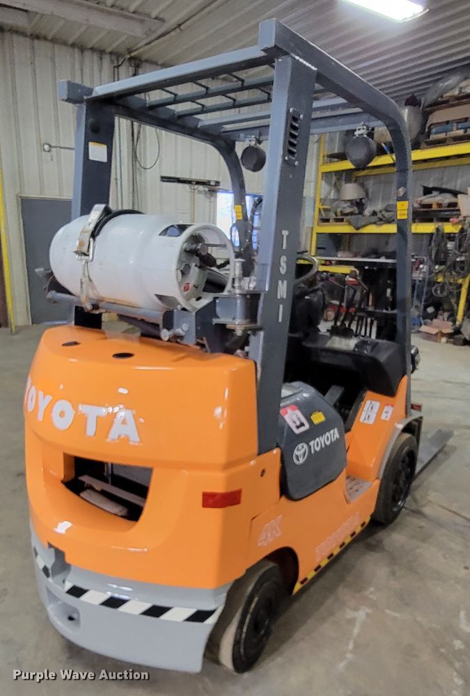 image for item KQ9103 Toyota 7FGGU20  forklift