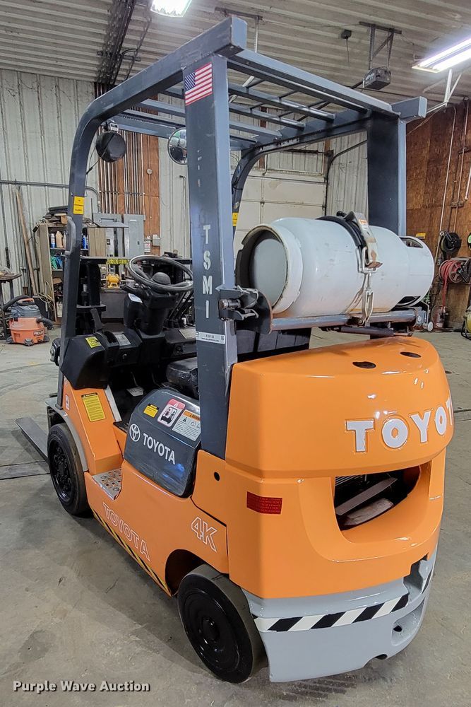 image for item KQ9103 Toyota 7FGGU20  forklift