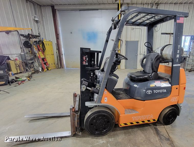image for item KQ9103 Toyota 7FGGU20  forklift