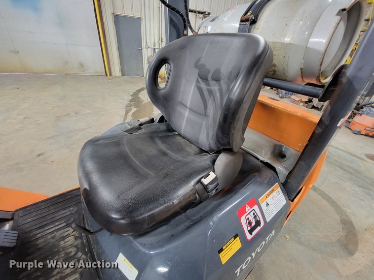 image for item KQ9103 Toyota 7FGGU20  forklift