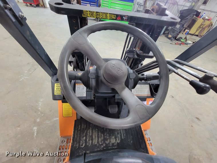 image for item KQ9103 Toyota 7FGGU20  forklift