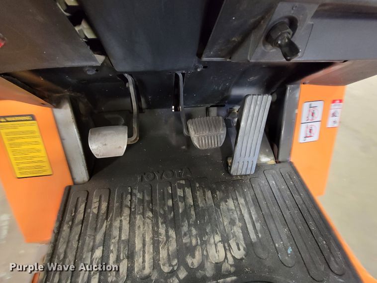 image for item KQ9103 Toyota 7FGGU20  forklift