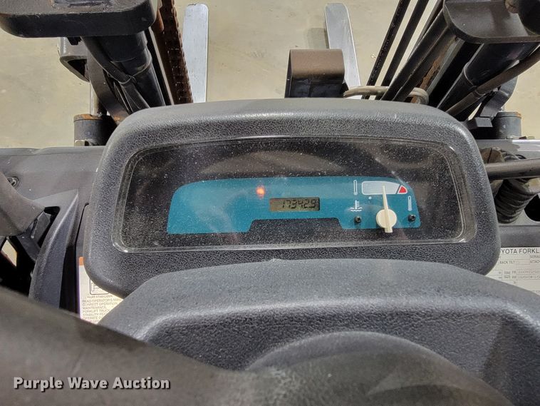 image for item KQ9103 Toyota 7FGGU20  forklift