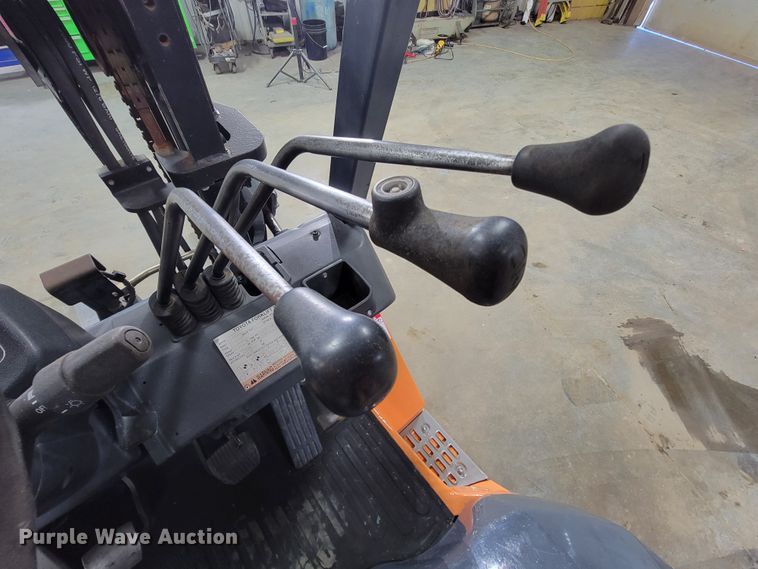 image for item KQ9103 Toyota 7FGGU20  forklift