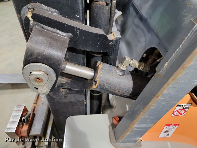 image for item KQ9103 Toyota 7FGGU20  forklift