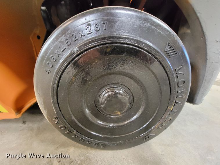 image for item KQ9103 Toyota 7FGGU20  forklift